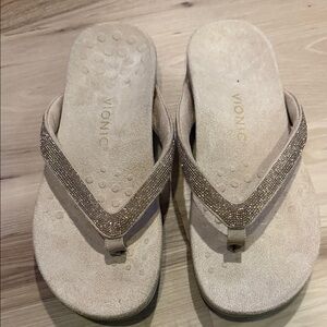 Vionic Women's Champagne Bead-Embellished Thong Sandals